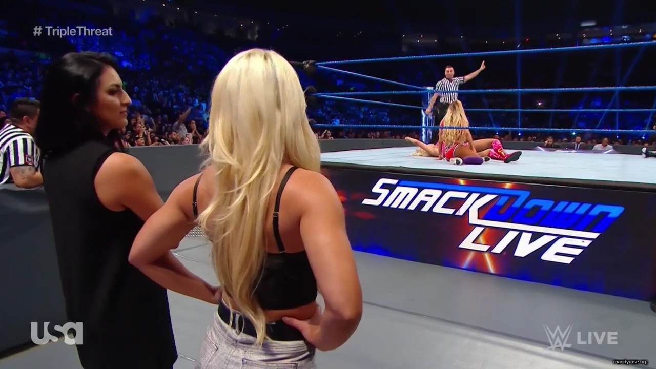 WWE_SmackDown_Live_2019_06_04_720p_HDTV_x264-NWCHD_mp40662.jpg