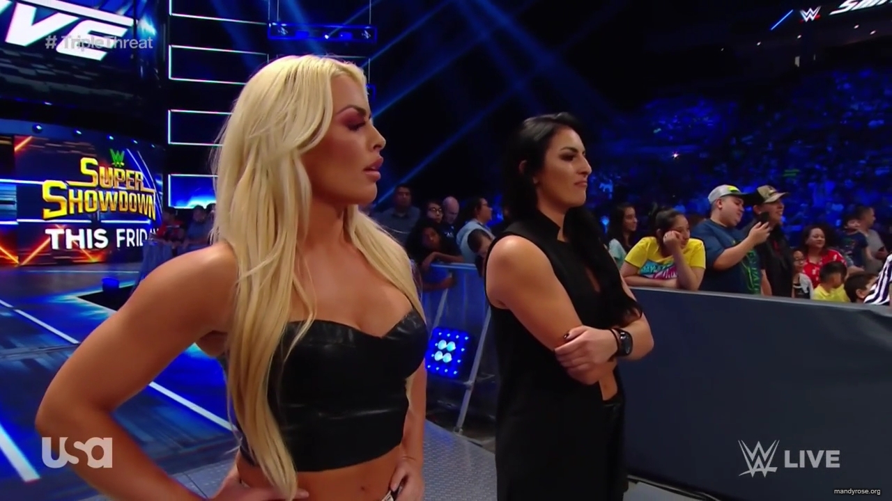 WWE_SmackDown_Live_2019_06_04_720p_HDTV_x264-NWCHD_mp40666.jpg