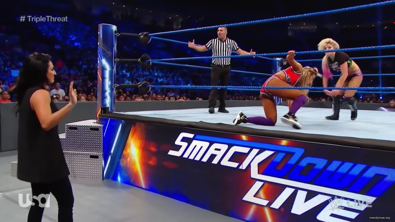 WWE_SmackDown_Live_2019_06_04_720p_HDTV_x264-NWCHD_mp40815.jpg