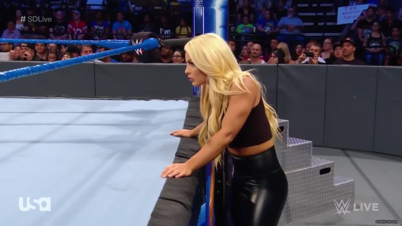 WWE_SmackDown_Live_2019_06_11_720p_HDTV_x264-NWCHD_mp40525.jpg