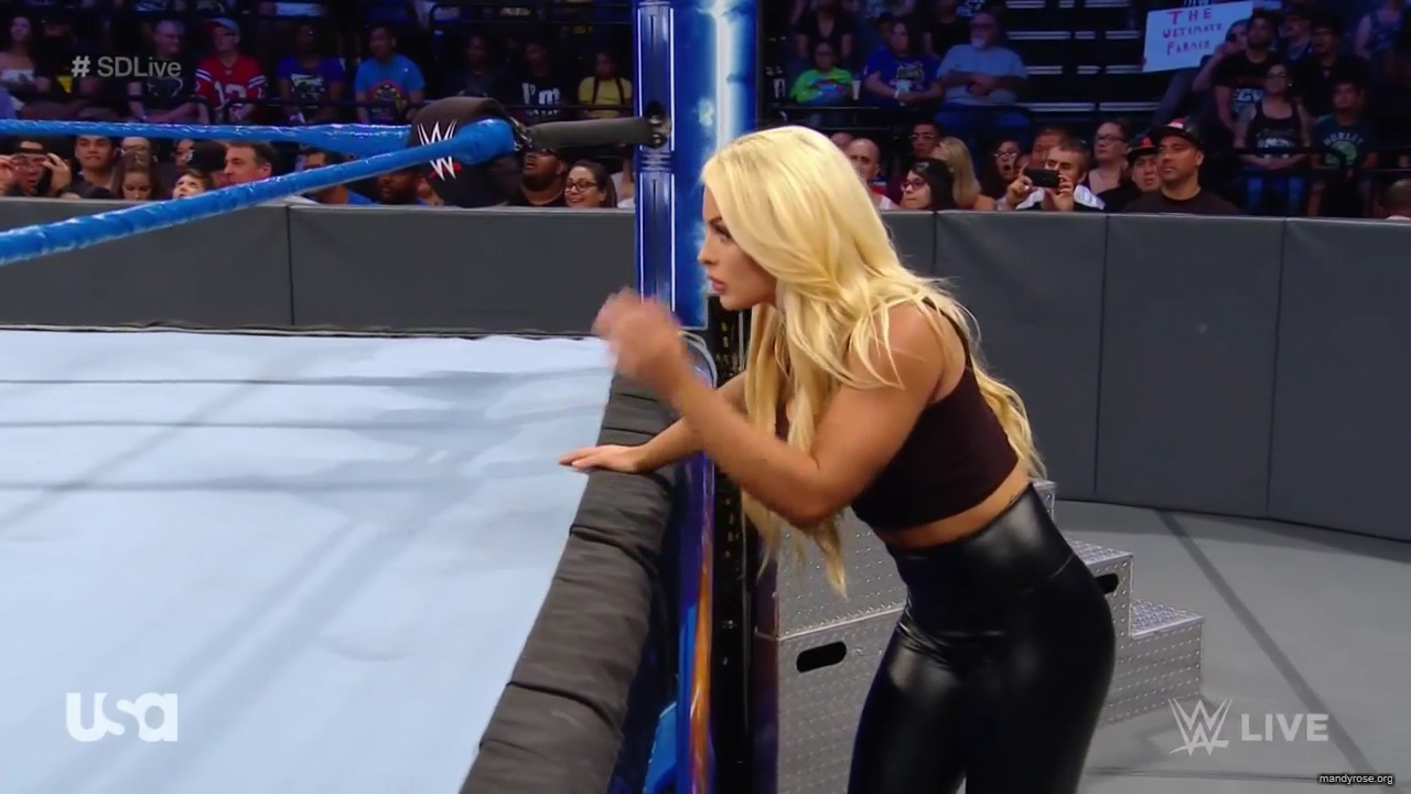 WWE_SmackDown_Live_2019_06_11_720p_HDTV_x264-NWCHD_mp40526.jpg