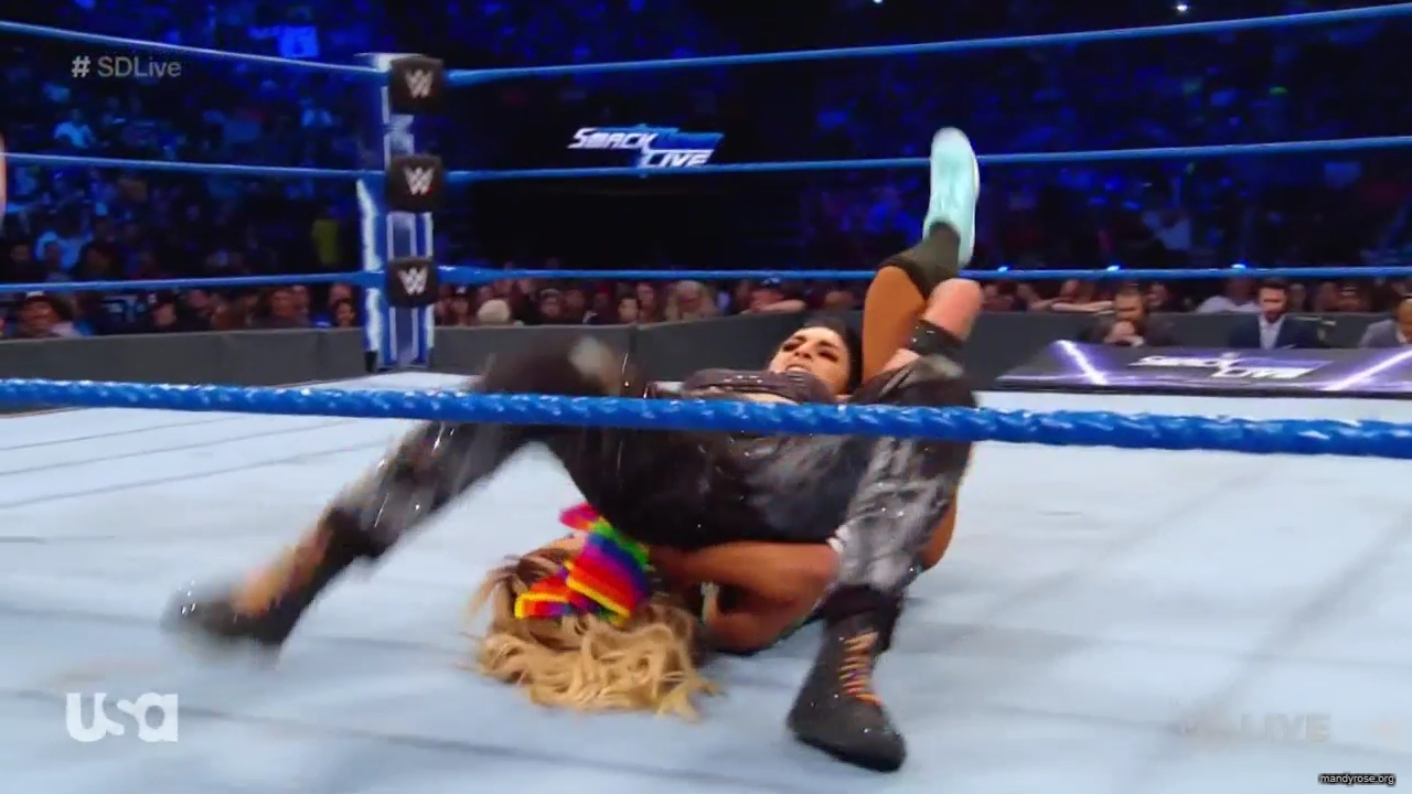 WWE_SmackDown_Live_2019_06_11_720p_HDTV_x264-NWCHD_mp40617.jpg