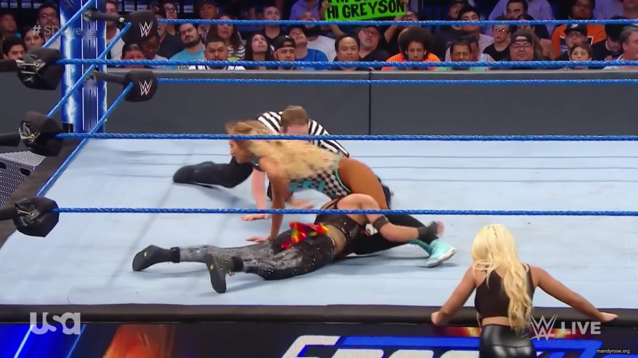 WWE_SmackDown_Live_2019_06_11_720p_HDTV_x264-NWCHD_mp40619.jpg