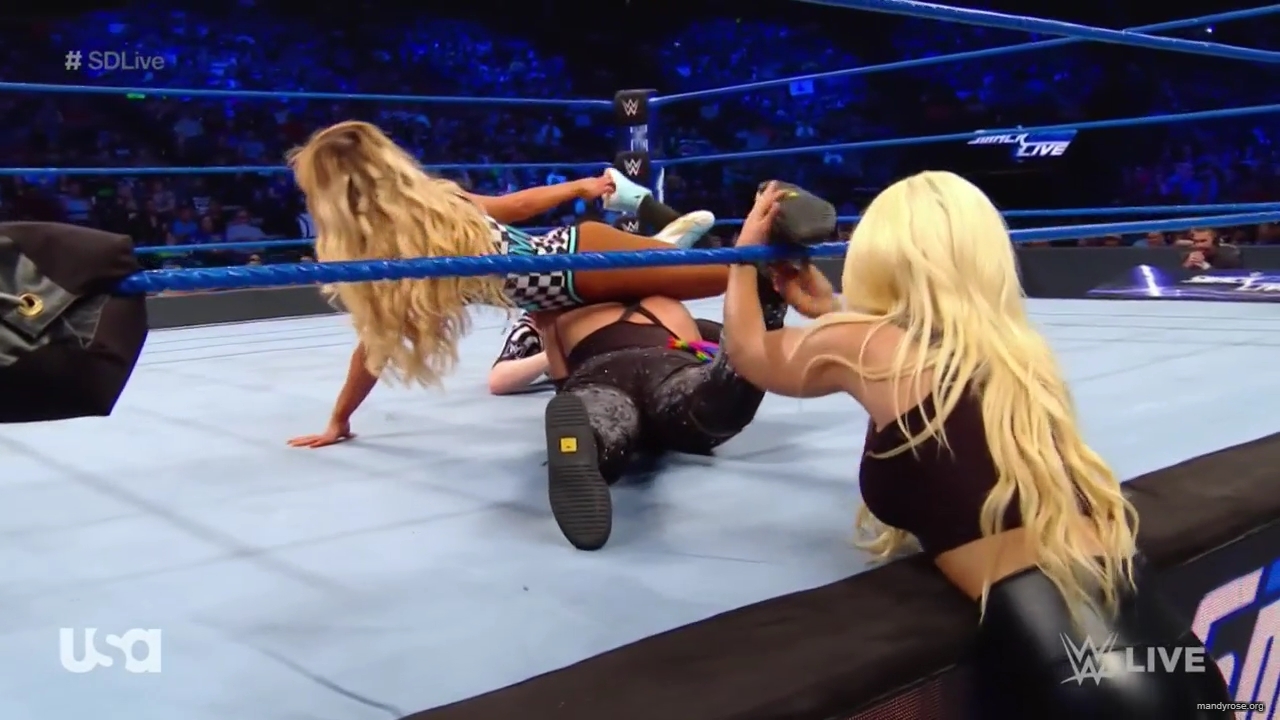 WWE_SmackDown_Live_2019_06_11_720p_HDTV_x264-NWCHD_mp40622.jpg