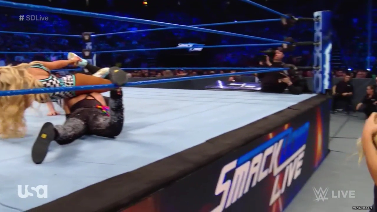 WWE_SmackDown_Live_2019_06_11_720p_HDTV_x264-NWCHD_mp40625.jpg