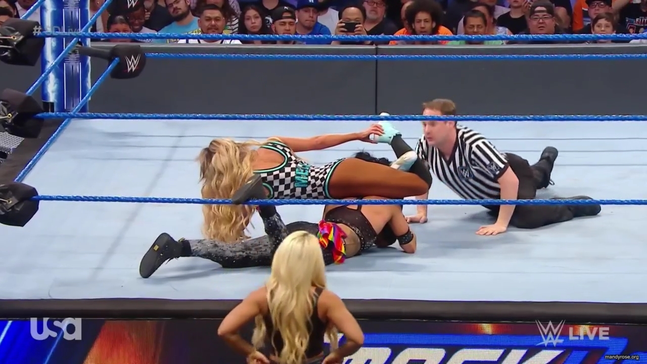 WWE_SmackDown_Live_2019_06_11_720p_HDTV_x264-NWCHD_mp40626.jpg