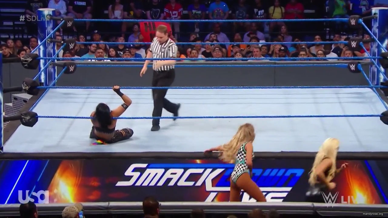 WWE_SmackDown_Live_2019_06_11_720p_HDTV_x264-NWCHD_mp40637.jpg