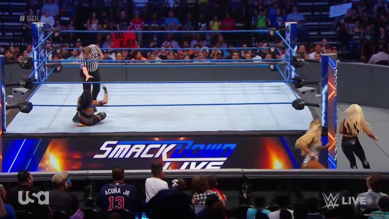 WWE_SmackDown_Live_2019_06_11_720p_HDTV_x264-NWCHD_mp40638.jpg