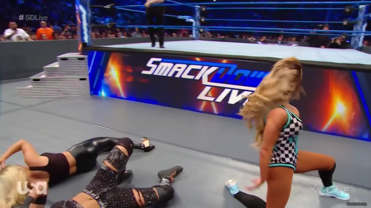 WWE_SmackDown_Live_2019_06_11_720p_HDTV_x264-NWCHD_mp40669.jpg