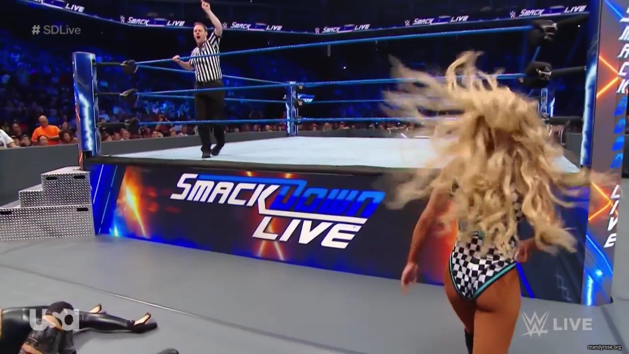 WWE_SmackDown_Live_2019_06_11_720p_HDTV_x264-NWCHD_mp40671.jpg