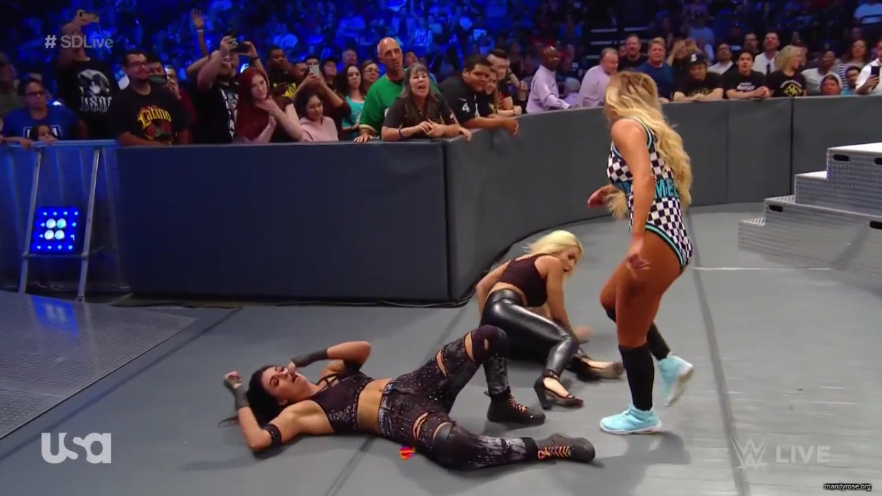 WWE_SmackDown_Live_2019_06_11_720p_HDTV_x264-NWCHD_mp40674.jpg