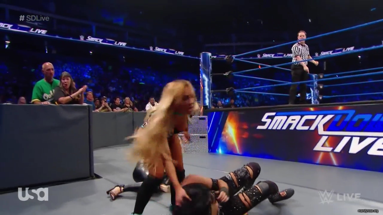 WWE_SmackDown_Live_2019_06_11_720p_HDTV_x264-NWCHD_mp40676.jpg