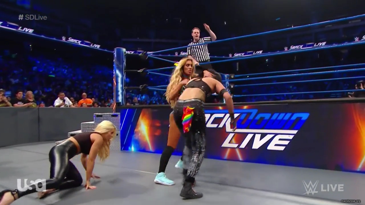 WWE_SmackDown_Live_2019_06_11_720p_HDTV_x264-NWCHD_mp40678.jpg