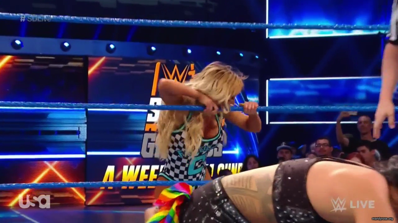 WWE_SmackDown_Live_2019_06_11_720p_HDTV_x264-NWCHD_mp40682.jpg