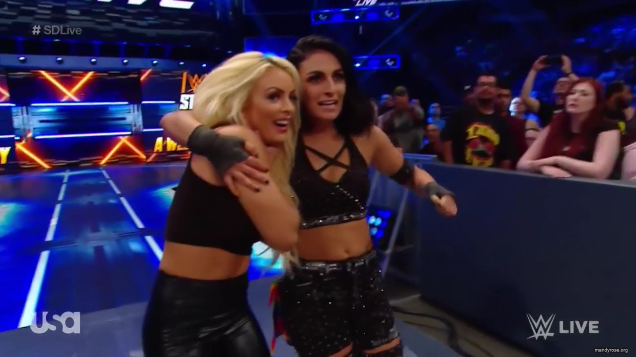 WWE_SmackDown_Live_2019_06_11_720p_HDTV_x264-NWCHD_mp40721.jpg