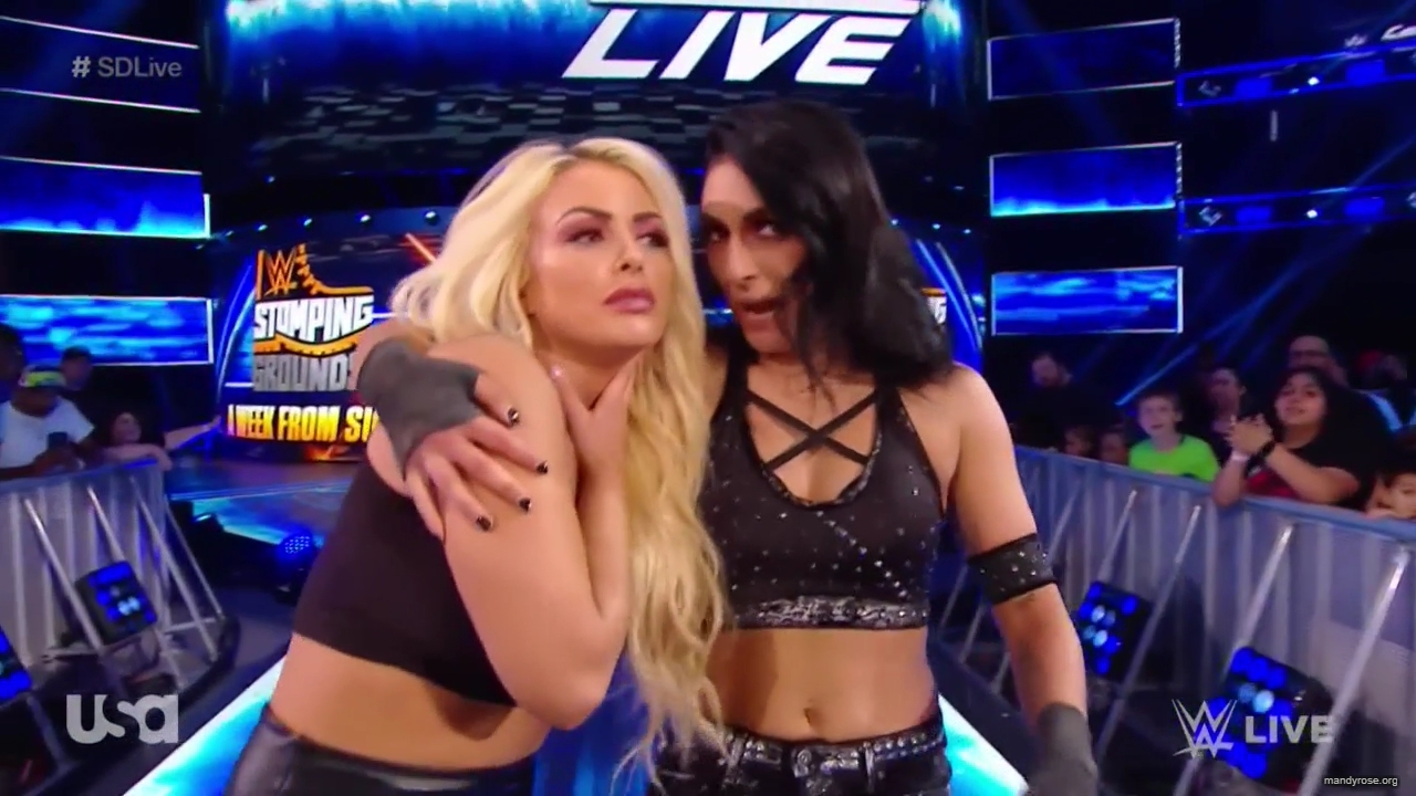 WWE_SmackDown_Live_2019_06_11_720p_HDTV_x264-NWCHD_mp40725.jpg