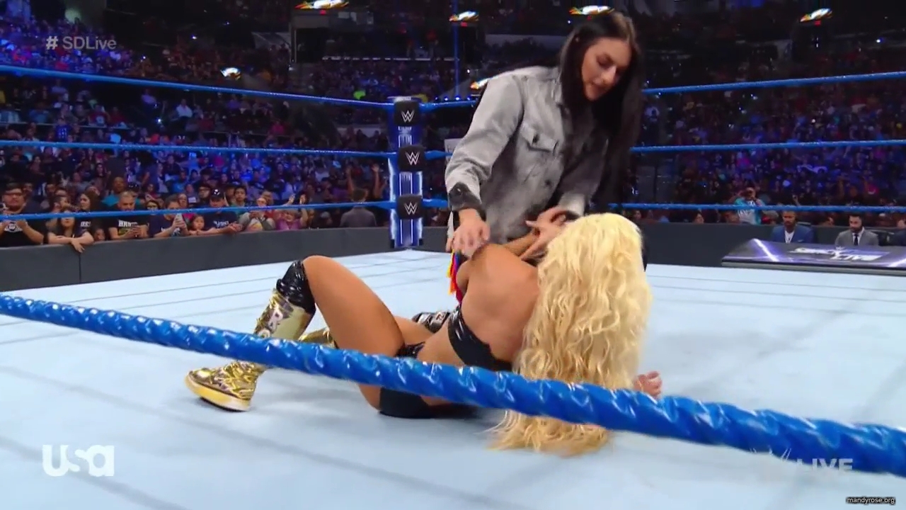 WWE_SmackDown_Live_2019_07_02_720p_HDTV_x264-NWCHD_mp40160.jpg