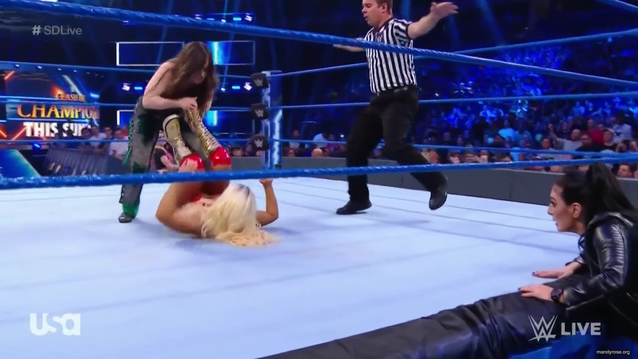 WWE_SmackDown_Live_2019_09_10_720p_HDTV_x264-NWCHD_mp40208.jpg