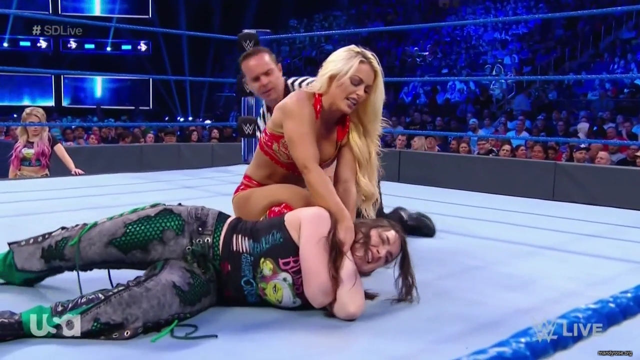 WWE_SmackDown_Live_2019_09_10_720p_HDTV_x264-NWCHD_mp40296.jpg