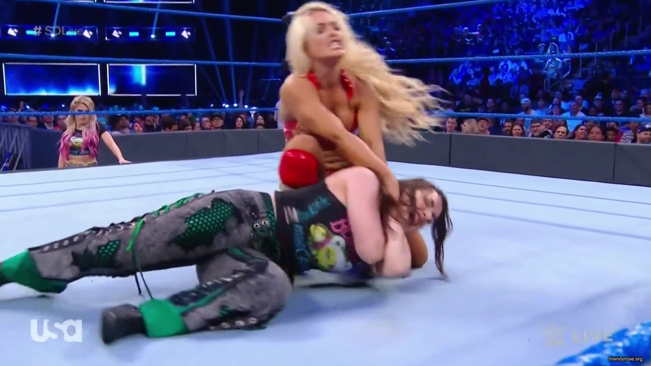 WWE_SmackDown_Live_2019_09_10_720p_HDTV_x264-NWCHD_mp40298.jpg