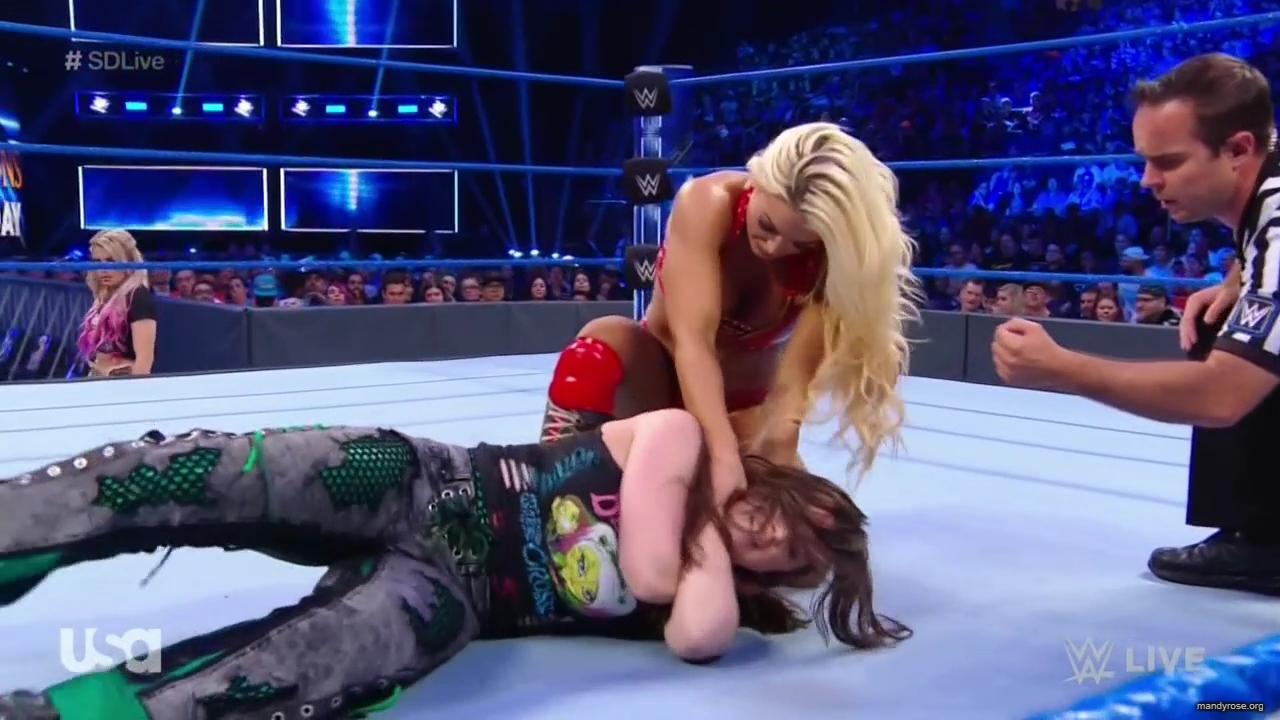 WWE_SmackDown_Live_2019_09_10_720p_HDTV_x264-NWCHD_mp40305.jpg