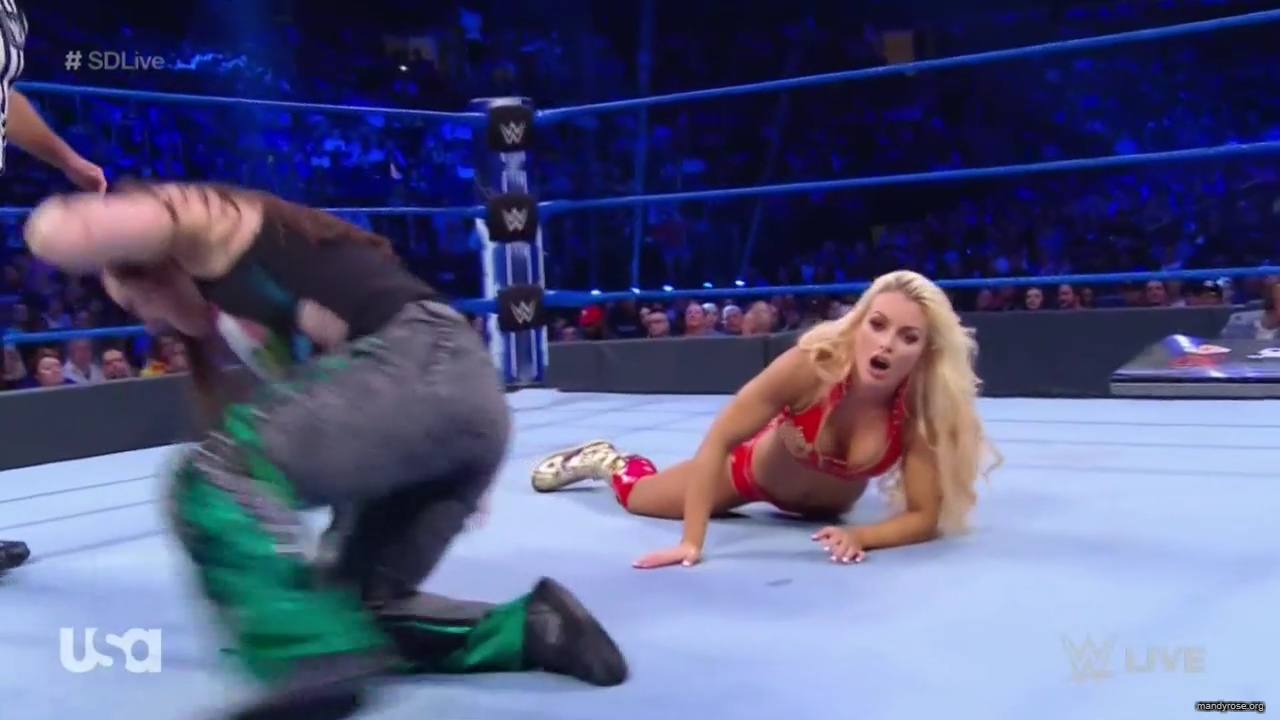 WWE_SmackDown_Live_2019_09_10_720p_HDTV_x264-NWCHD_mp40362.jpg