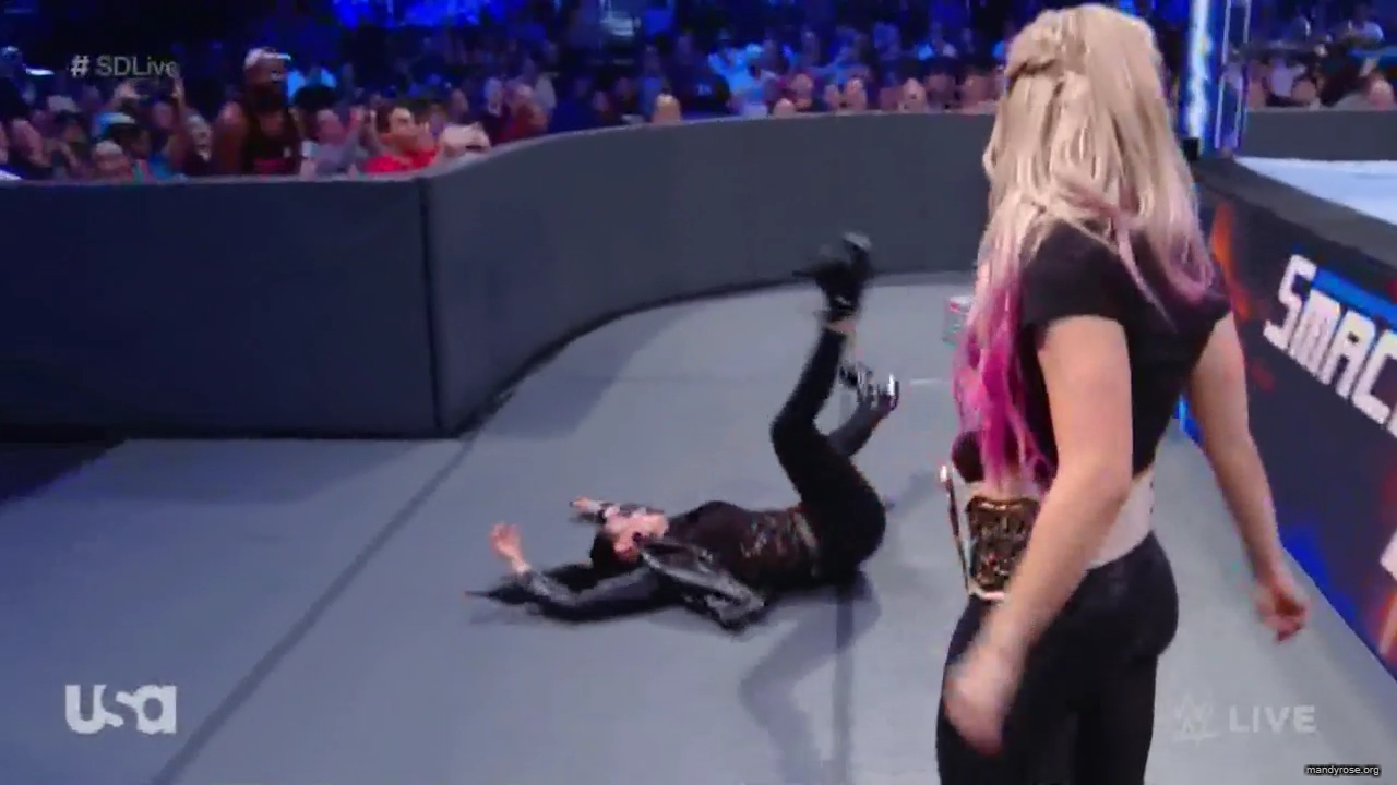 WWE_SmackDown_Live_2019_09_10_720p_HDTV_x264-NWCHD_mp40378.jpg