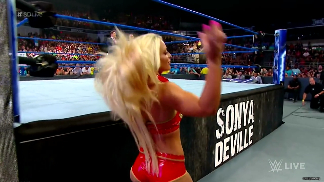 WWE_Smackdown_Live_2019_07_16_720p_HDTV_x264-Star_mkv1286.jpg