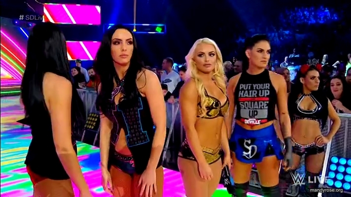 Women_Smackdown_Live_mp41325.jpg