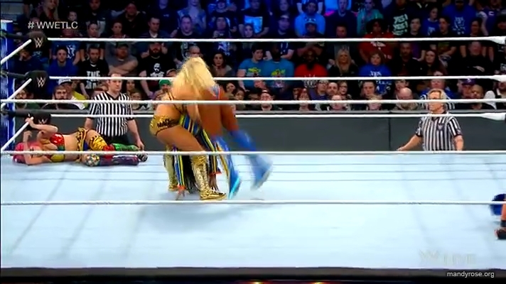 Women_Smackdown_Live_mp41811.jpg