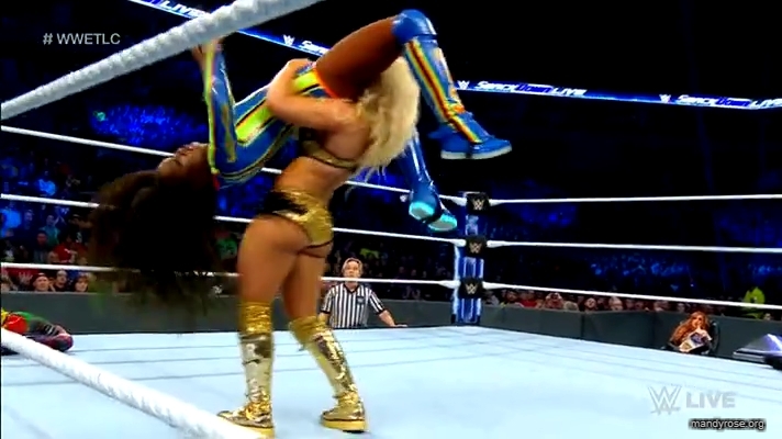 Women_Smackdown_Live_mp41813.jpg