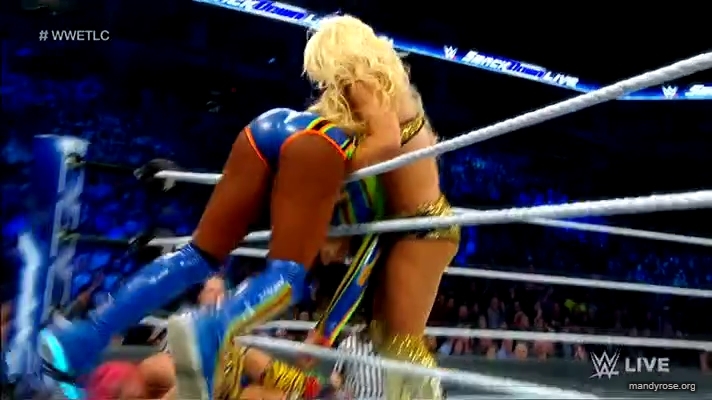 Women_Smackdown_Live_mp41818.jpg