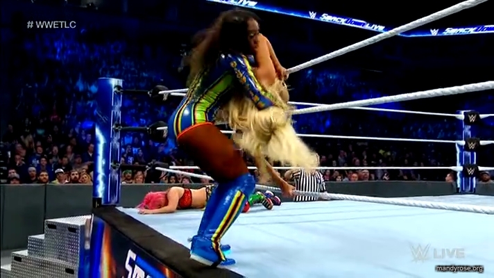 Women_Smackdown_Live_mp41822.jpg