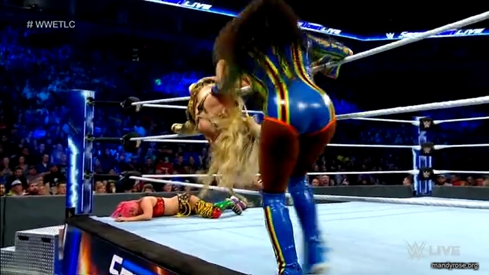 Women_Smackdown_Live_mp41823.jpg