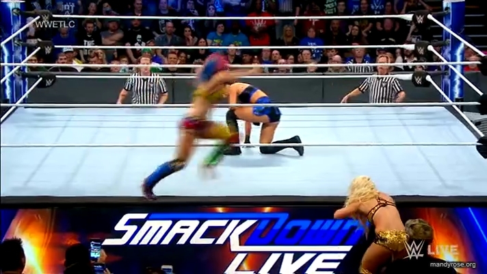 Women_Smackdown_Live_mp41856.jpg