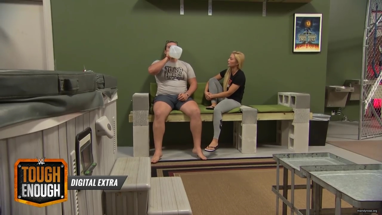 ZZ_and_Amanda27s_water_break_WWE_Tough_Enough_Digital_Extra2C_August_42C_2015_mp43718.jpg