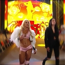 WWE_Friday_Night_SmackDown_2019_12_06_720p_HDTV_x264-NWCHD_mp40044.jpg
