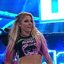 WWE_Friday_Night_SmackDown_2019_12_06_720p_HDTV_x264-NWCHD_mp40144.jpg