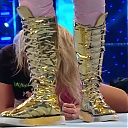 WWE_Friday_Night_SmackDown_2019_12_06_720p_HDTV_x264-NWCHD_mp40239.jpg