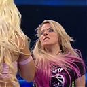 WWE_Friday_Night_SmackDown_2019_12_06_720p_HDTV_x264-NWCHD_mp40300.jpg