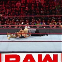 WWE_Monday_Night_RAW_2019_08_19_720p_HDTV_x264-KYR_mkv1819.jpg