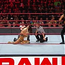 WWE_Monday_Night_RAW_2019_08_19_720p_HDTV_x264-KYR_mkv1892.jpg