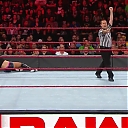 WWE_Monday_Night_RAW_2019_08_19_720p_HDTV_x264-KYR_mkv1935.jpg