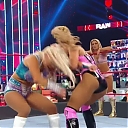 WWE_Monday_Night_Raw_2020_10_12_720p_HDTV_x264-NWCHD_mp40862.jpg