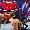 WWE_Monday_Night_Raw_2020_11_02_720p_HDTV_x264-NWCHD_mp40245.jpg