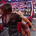 WWE_Monday_Night_Raw_2021_01_11_720p_HDTV_x264-NWCHD_mp42976.jpg