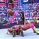 WWE_Monday_Night_Raw_2021_05_31_720p_HDTV_x264-NWCHD_mp40077.jpg