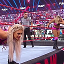 WWE_RAW_21st_Dec_2020_720p_WEBRip_h264-TJ_mp40773.jpg