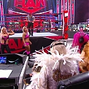 WWE_RAW_21st_Dec_2020_720p_WEBRip_h264-TJ_mp40790.jpg