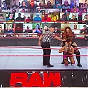 WWE_RAW_21st_Dec_2020_720p_WEBRip_h264-TJ_mp40927.jpg